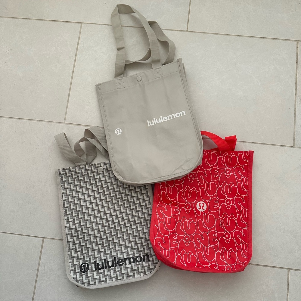 3 lululemon athletica Gray and Patterned, Red tote bags